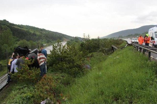 Bolu'da Cip Şarampole Yuvarlandı: 1 Ölü, 1 Yaralı