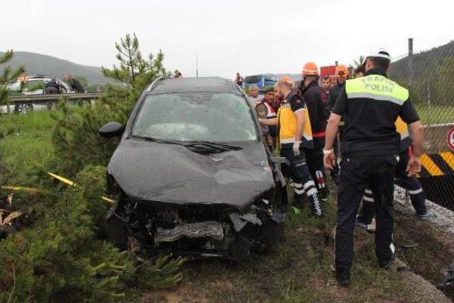 Bolu'da Cip Şarampole Yuvarlandı: 1 Ölü, 1 Yaralı