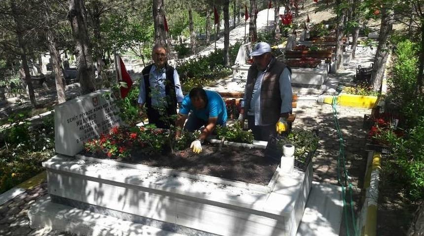 Şehitlikte Peyzaj Ve &Ccedil;evre D&uuml;zenlemesi