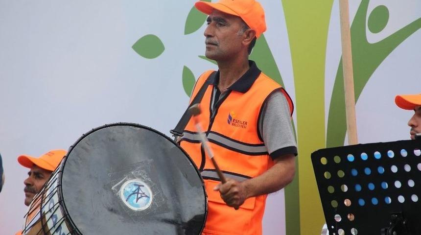 &Ccedil;&ouml;p Bidonlu M&uuml;zik Ziyafeti