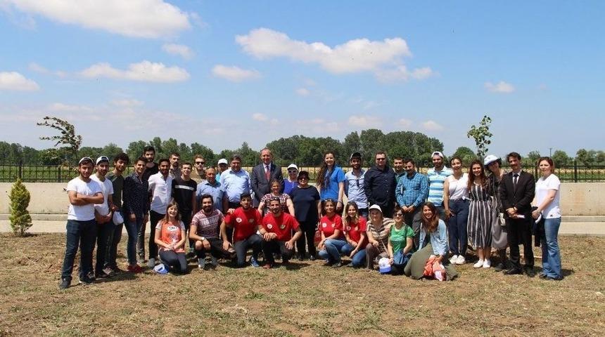 Biga&rsquo;da &Ccedil;evre G&uuml;n&uuml;&rsquo;nde 54 Fidan Diktiler