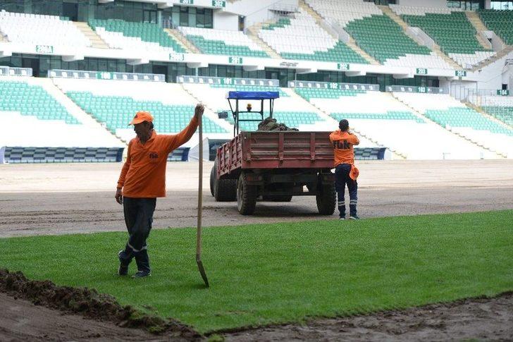 Bursaspor’un Stadyumunda Hibrit Çim Çalışmaları Başladı G5