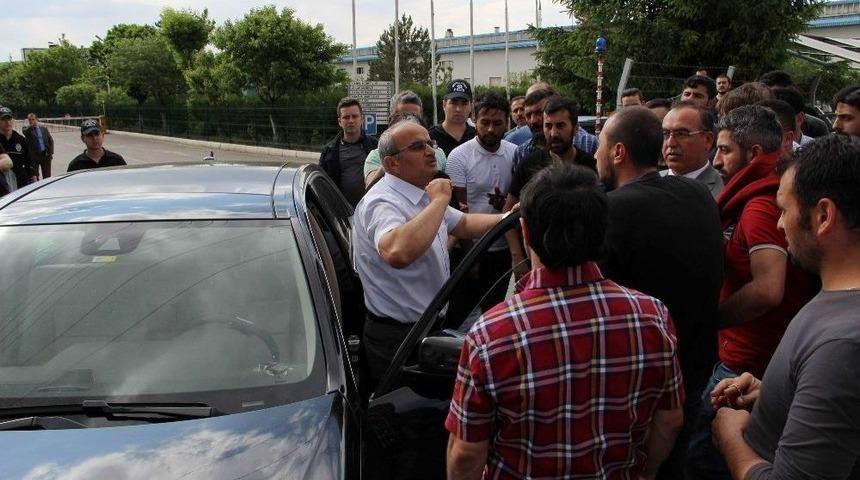 İşten Çıkartılan Arkadaşlarına Destek Verdiler