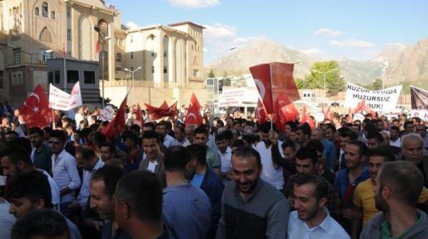 Hakkarililer Il Kalmak I&ccedil;in Y&uuml;r&uuml;d&uuml;