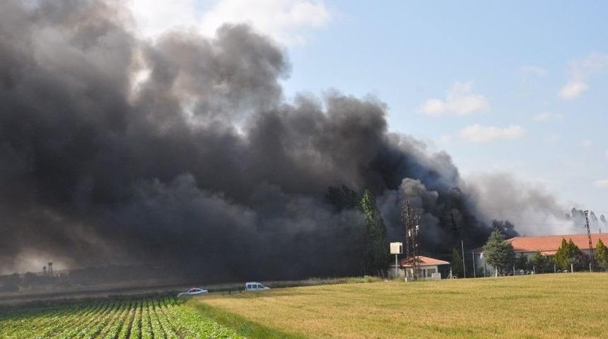 Ergene&rsquo;de Fabrika Yangını
