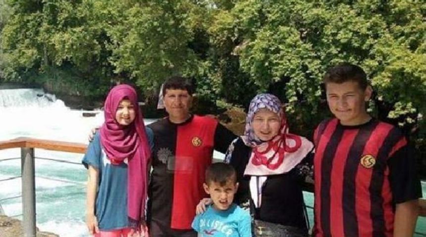 İlk Aylık &Uuml;cretini Okulu I&ccedil;in Bağışladı