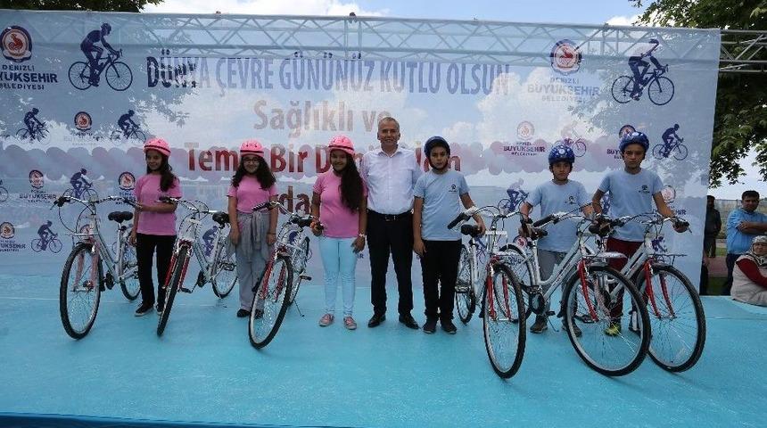 B&uuml;y&uuml;kşehir&rsquo;den &Ccedil;evreci Okullara Bisiklet &Ouml;d&uuml;l&uuml;