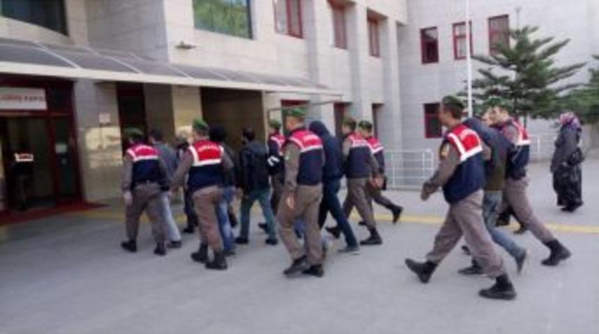 Manavgat&rsquo;ta Hırsızlık Zanlıları Yakalandı