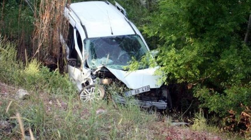 &Ccedil;elikhan'da Kaza: 5 Yaralı