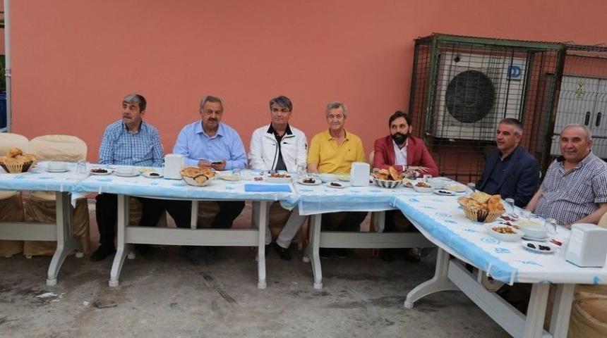 Doğan Çelik Burhaniye De İftar Verdi