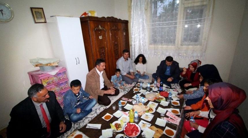 Işın &Ccedil;ifti İftar Ziyaretlerine Devam Ediyor