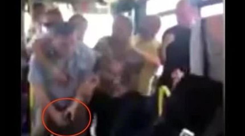 Tartıştığı Metrob&uuml;s Şof&ouml;r&uuml;ne Silah &Ccedil;ekti