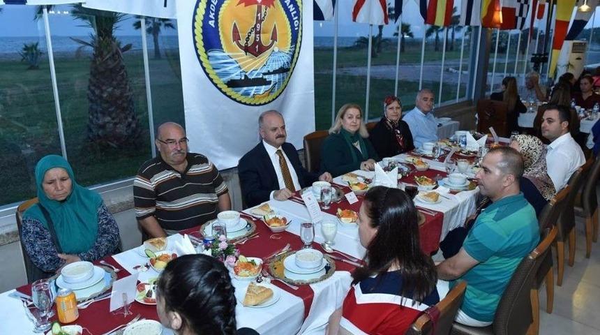 Vali &Ccedil;akacak, Şehit Aileleri Ve Gaziler Onuruna D&uuml;zenlenen İftara Katıldı