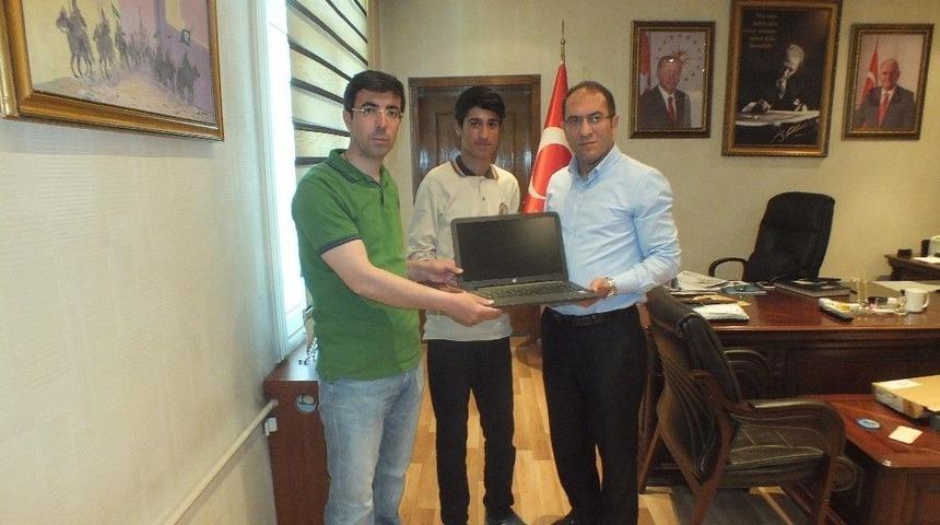 Kaymakam Kırlı&rsquo;dan Teog Birincisine &Ouml;d&uuml;l