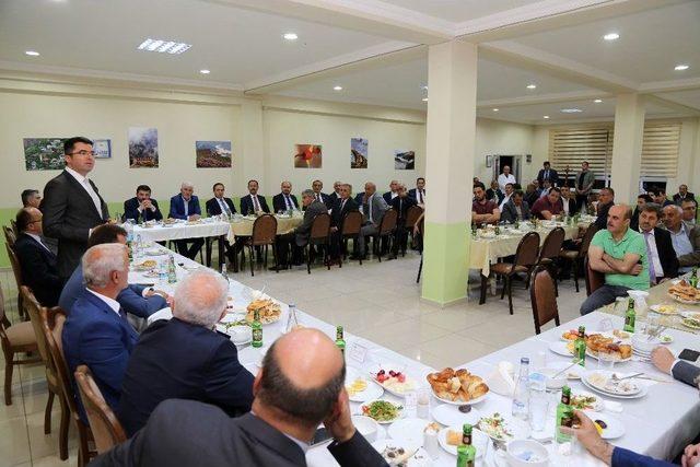 G&uuml;m&uuml;şhane Protokol&uuml; &Ouml;zel İdare&rsquo;nin İftarında Buluştu 1