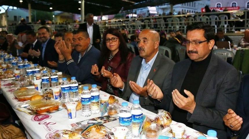 Ke&ccedil;i&ouml;ren&rsquo;de &Uuml;&ccedil; Mahalleli Aynı Sofrada Buluştu