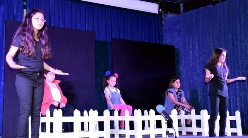 Aliağa&rsquo;da &Ccedil;evre G&uuml;n&uuml;ne Tiyatrolu Kutlama