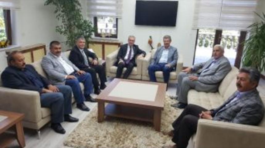 İş Bankası Genel M&uuml;d&uuml;r&uuml;nden Başkan H&uuml;seyin Akay&rsquo;a Tebrik Ziyareti