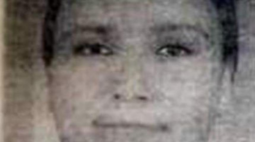 Şiddet Uygulayan Kocasını Oğluna &Ouml;ld&uuml;rtt&uuml;