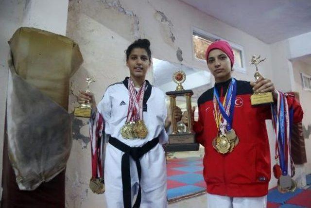 Kız Kardeşler Bodrum Katından Avrupa Şampiyonluğu na Uzandı 1