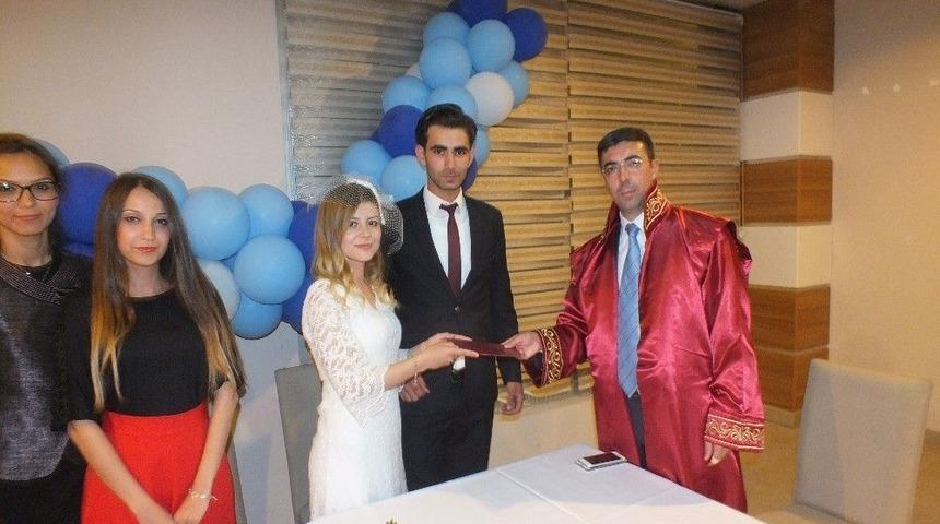 Kayyum Kırlı İlk Defa Nikah Kıydı