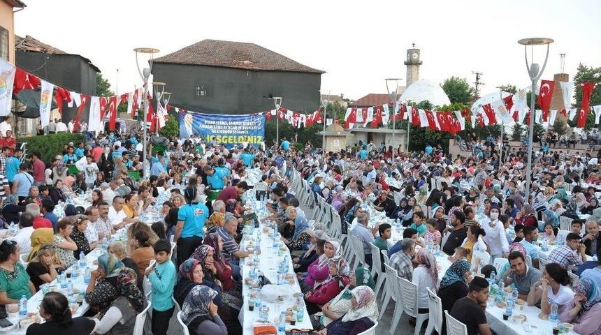 Tarsus&rsquo;ta 10 G&uuml;nde 60 Bin Kişiye İftar, 20 Bin Kişiye Sahur