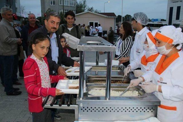 ‘sofralar Kuruluyor, Gönüller Bir Oluyor’ İftarları