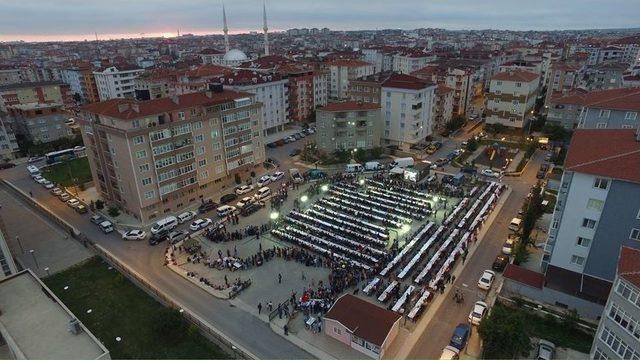 ‘sofralar Kuruluyor, Gönüller Bir Oluyor’ İftarları