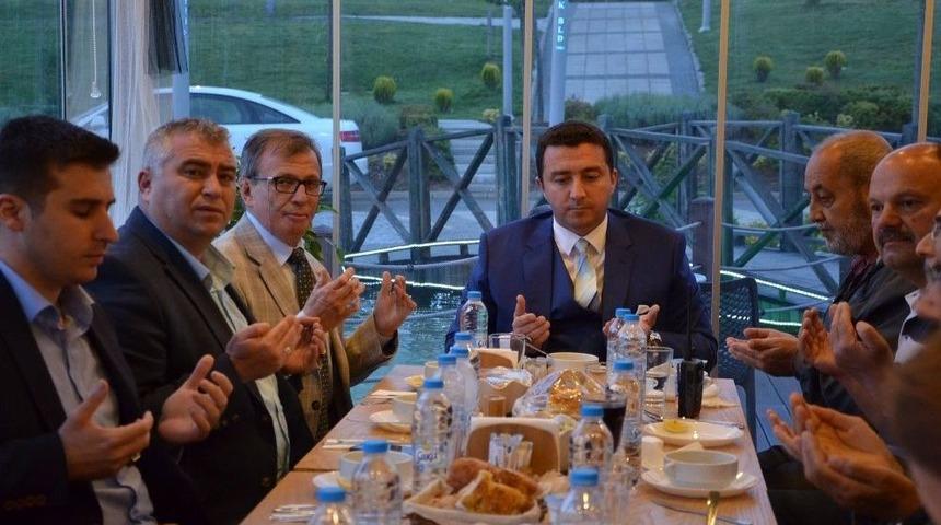 Boz&uuml;y&uuml;k&rsquo;te Stk&rsquo;lar İftar Yemeğinde Bir Araya Geldi