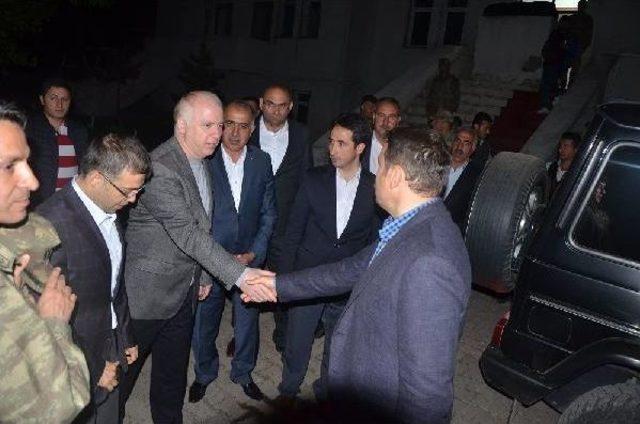 Ağrı Valisi Işın Askerlerle Sahur Yaptı 2