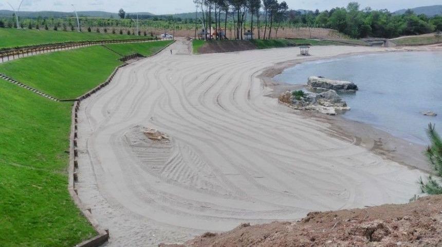 Kandıra Sahillerine 2 Bin 500 Kamyon Kum Serildi