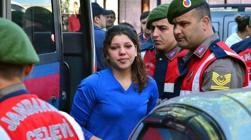 Cinayet Sanığı Kadına, "ceza Sorumluluğu Tam" Raporu