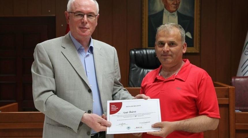 Odunpazarı&rsquo;nın S&uuml;per Babaları Sertifikalarını Aldı