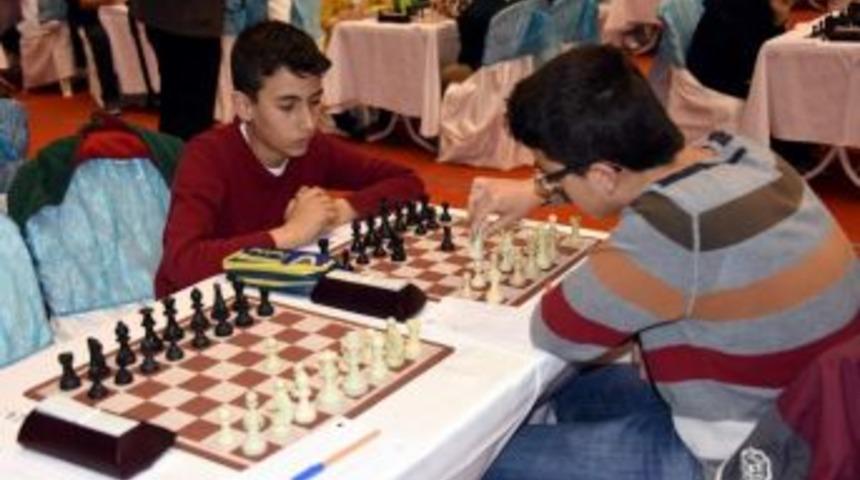 Satran&ccedil; Tutkunları Aliağa&rsquo;da Buluşuyor