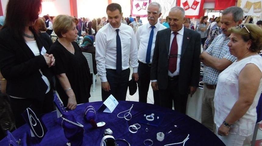 G&ouml;me&ccedil;&rsquo;de Yıl Sonu Sergisi