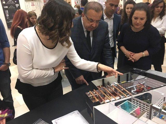 Sel&ccedil;uk, İ&ccedil; Mimarlık Ve &Ccedil;evre Tasarımı B&ouml;l&uuml;m&uuml;nden Proje Sergisi 1