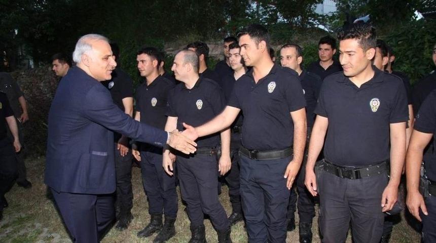 Vali Zorluoğlu, &Ccedil;evik Kuvveti Ziyaret Etti