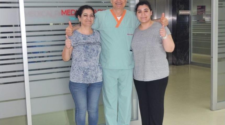 Anne-kız Midelerini K&uuml;&ccedil;&uuml;ltt&uuml;