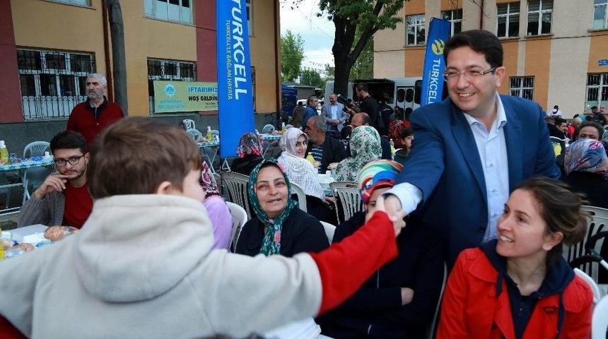 Aksaray Belediyesi 5 Bin Kişiye İftar Yemeği Verdi