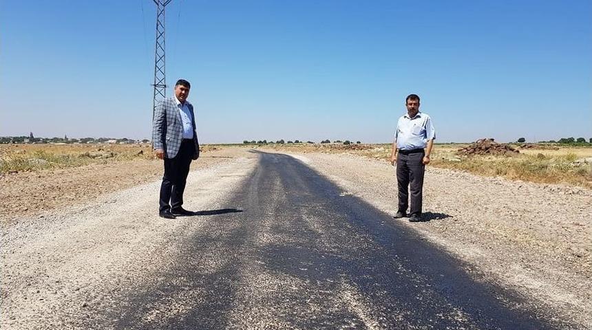 İl &Ouml;zel İdaresi Tarafından K&ouml;y Yollarının Yapımı S&uuml;r&uuml;yor