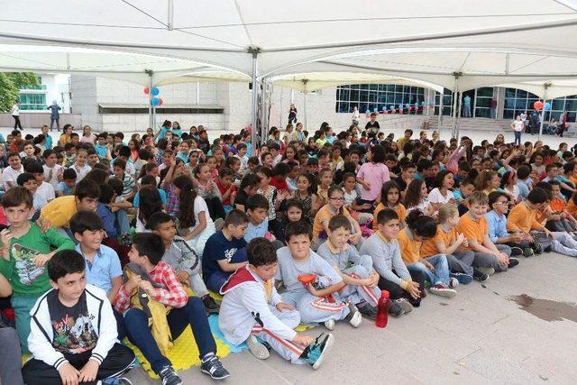 Akçakoca Belediyesinden Öğrencilere Karne Şenliği