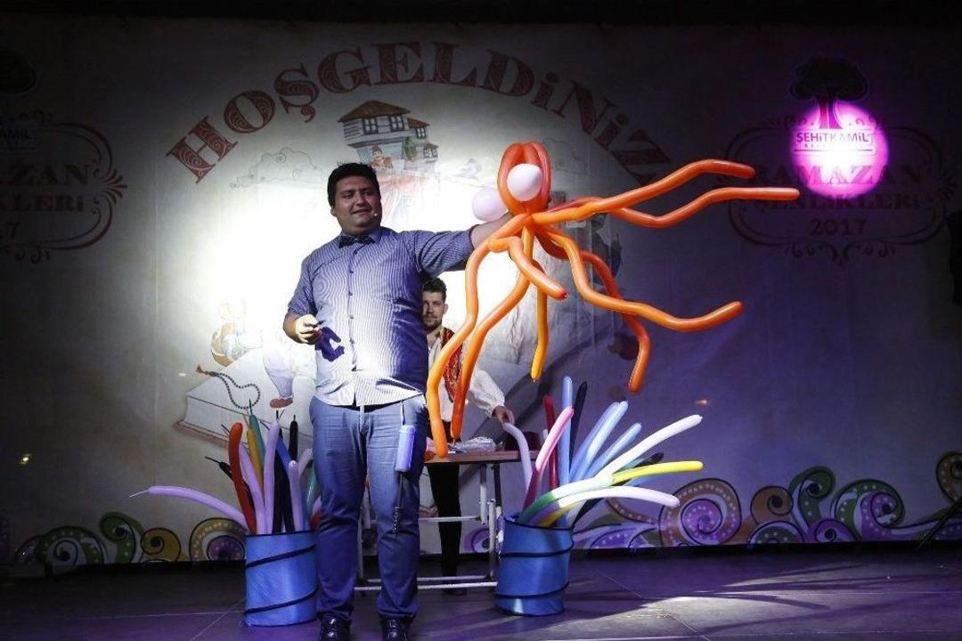 &Ouml;ğrenciler, Şenlikle Yılın Stresini Attı