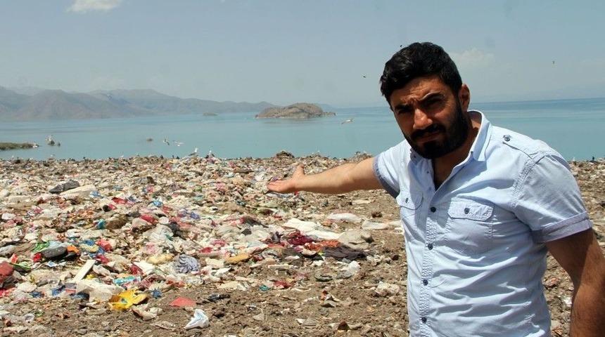 Van G&ouml;l&uuml; &Ccedil;&ouml;pl&uuml;ğe D&ouml;nd&uuml;