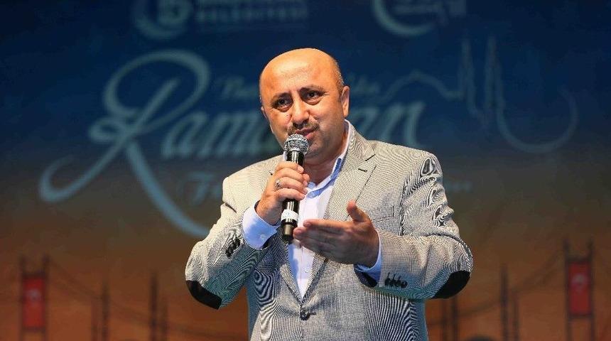 İlahiyat&ccedil;ı &Ouml;mer D&ouml;ngeloğlu: &ldquo;15 Temmuz&rsquo;da Milletimiz Sırat K&ouml;pr&uuml;s&uuml;&rsquo;nden Ge&ccedil;ti&rdquo;