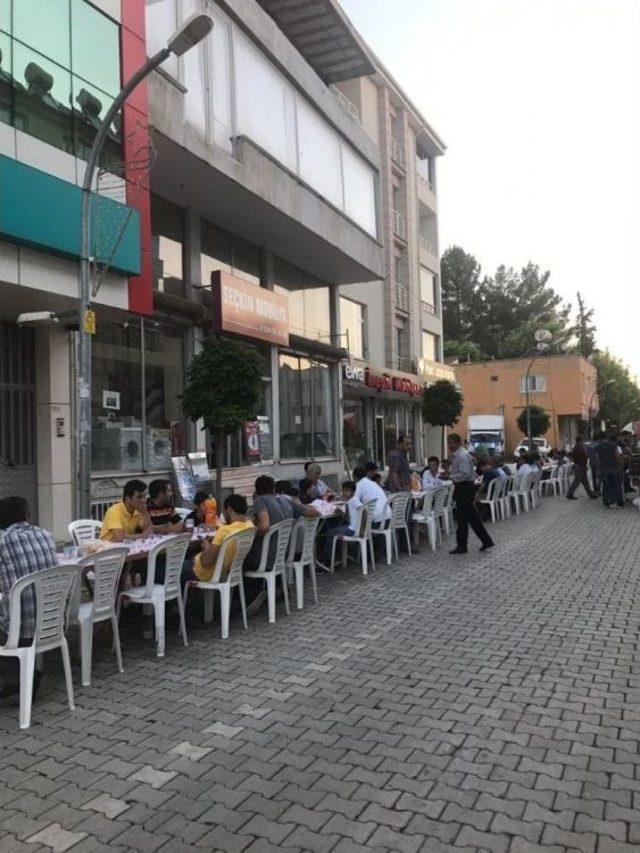 Gazi Caddesi Esnaflarından Geleneksel Sokak İftar Yemeği 1