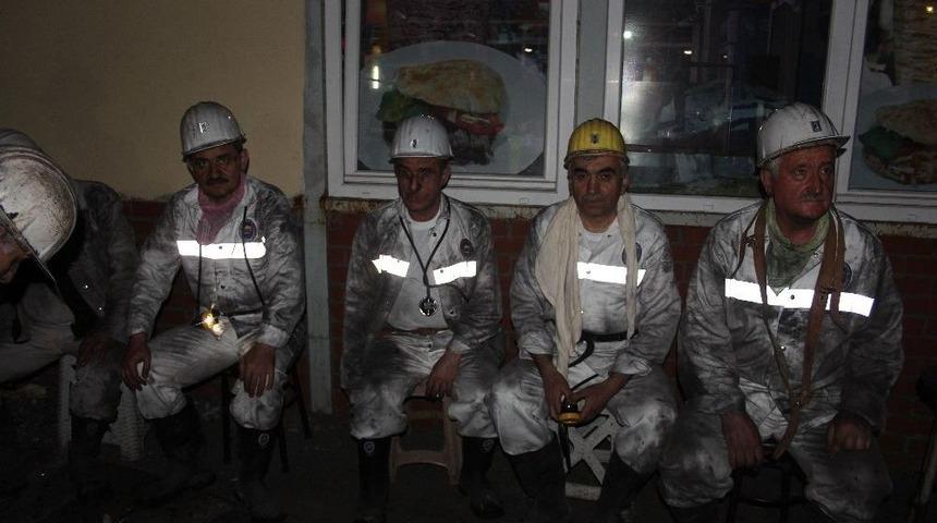 Eroğlu Ve Demirci Gelik&rsquo;te Madenci İle İftar A&ccedil;tı