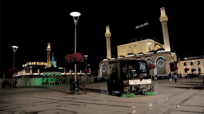 Konya Şehir Merkezi Ramazan Ayında 24 Saat Temizleniyor