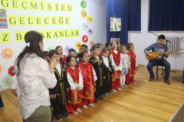 Miniklerin ’’geçmişten Geleceğe İz Bırakanlar’’ Etkinliği