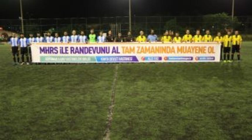 Futbolcular Sahaya Mhrs Pankartı İle &Ccedil;ıktı