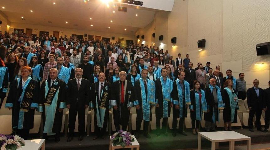 Be&uuml; Fen Edebiyat Fak&uuml;ltesinde Mezuniyet T&ouml;reni